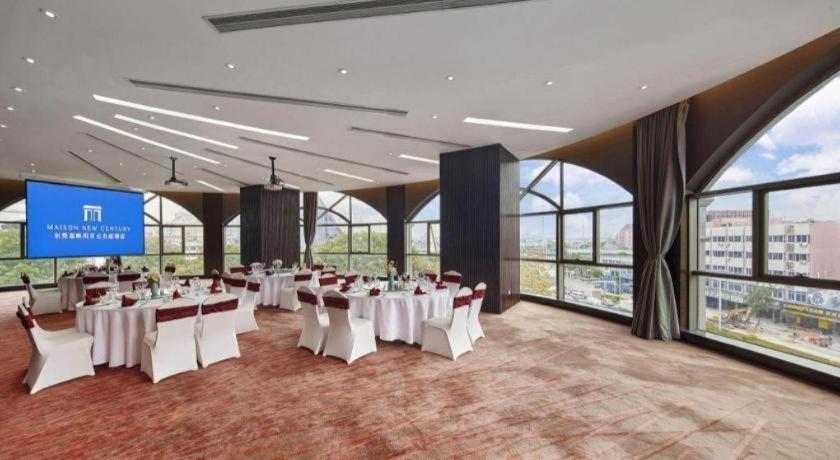 Maison New Century Hotel Dongguan Дунгуань Экстерьер фото