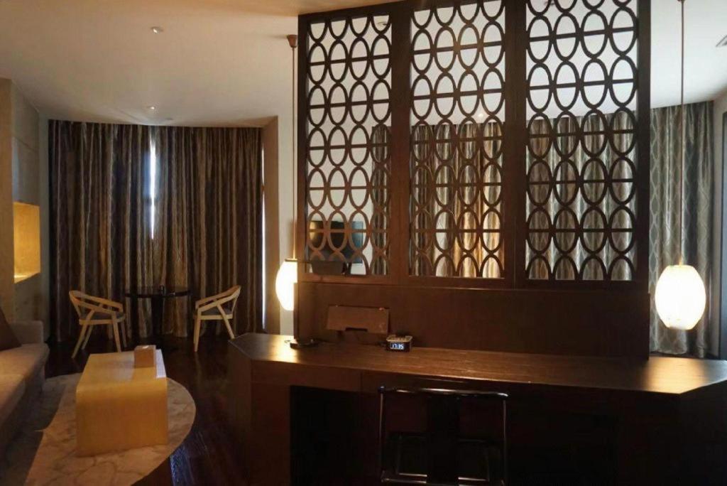 Maison New Century Hotel Dongguan Дунгуань Экстерьер фото