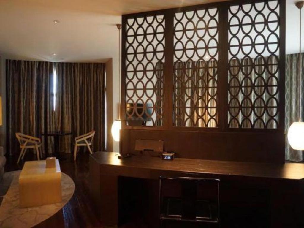 Maison New Century Hotel Dongguan Дунгуань Экстерьер фото