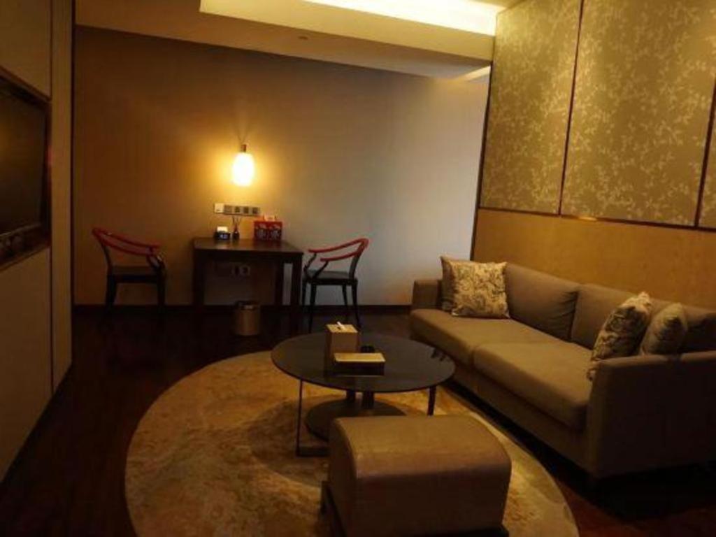 Maison New Century Hotel Dongguan Дунгуань Экстерьер фото