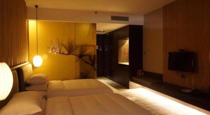 Maison New Century Hotel Dongguan Дунгуань Экстерьер фото