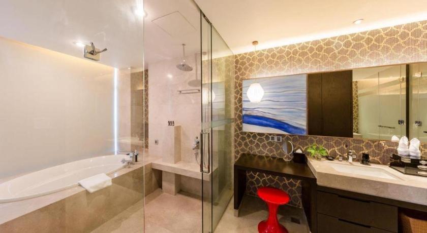 Maison New Century Hotel Dongguan Дунгуань Экстерьер фото