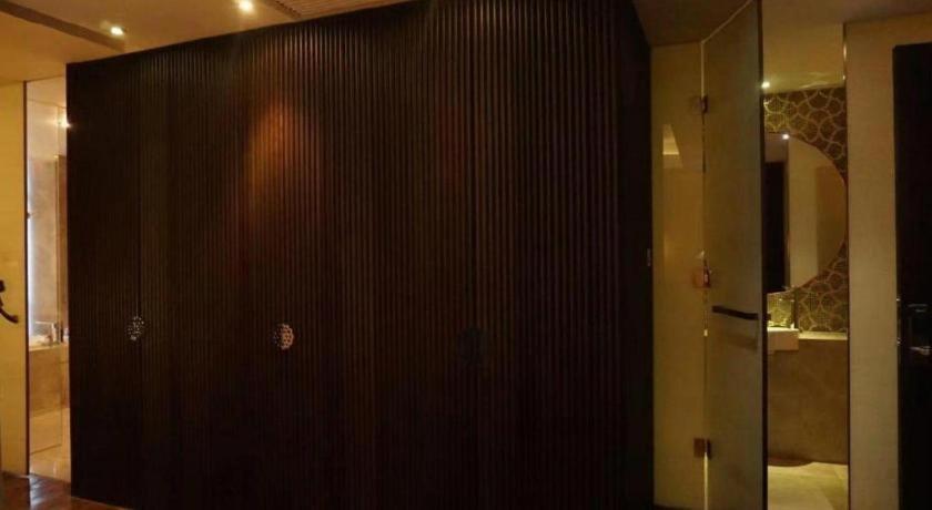 Maison New Century Hotel Dongguan Дунгуань Экстерьер фото