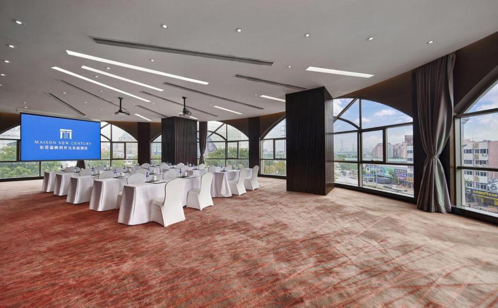 Maison New Century Hotel Dongguan Дунгуань Экстерьер фото
